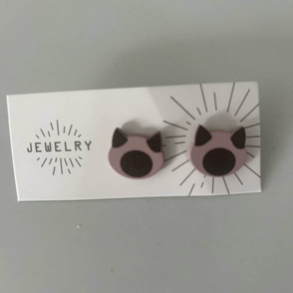 Set of cat earings new never worn.